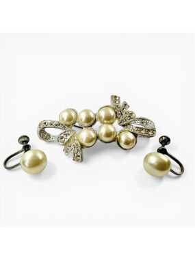 1940s Vintage Pearl Rhinestone Brooch Set, Bow Ribbon Brooch Screw Back Earrings
